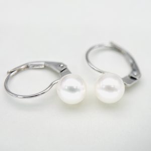 PENDIENTES EN ORO BLANCO DE 18 KILATES Y PERLA CULTIVADA